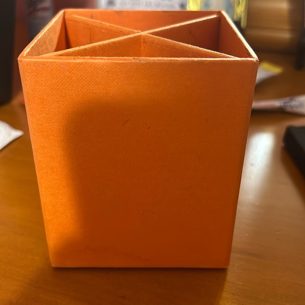 Four dividers for pencils and or pens
